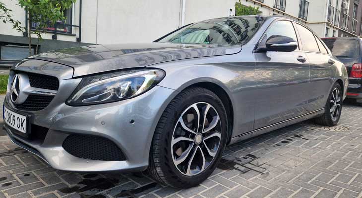 Легкове авто Mercedes оренда у Львові